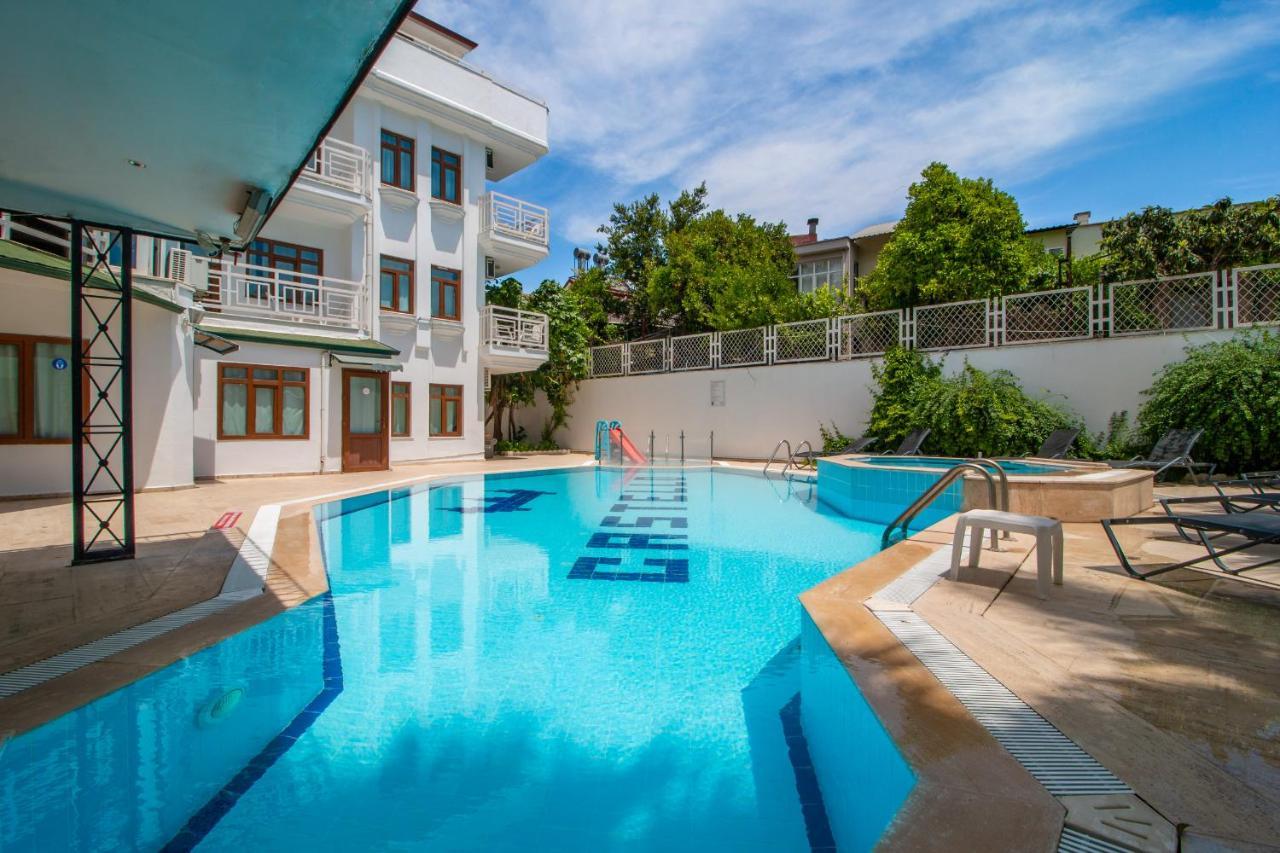 Hotel Castello & Aparts 3*